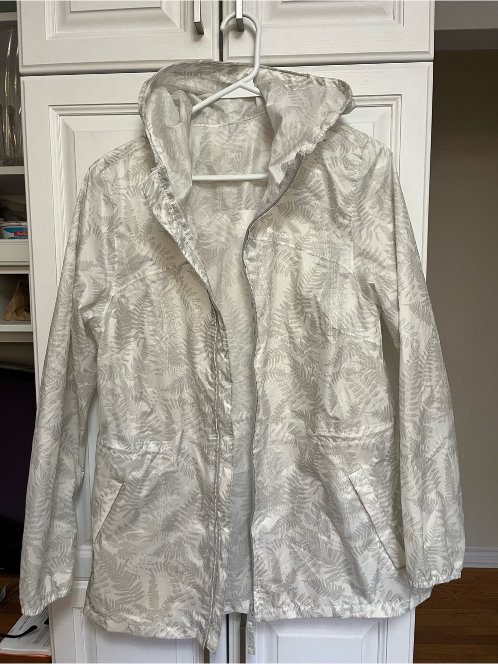 Decathlon Quechua White and Light Gray Fern-Print Hooded Utility Jacket